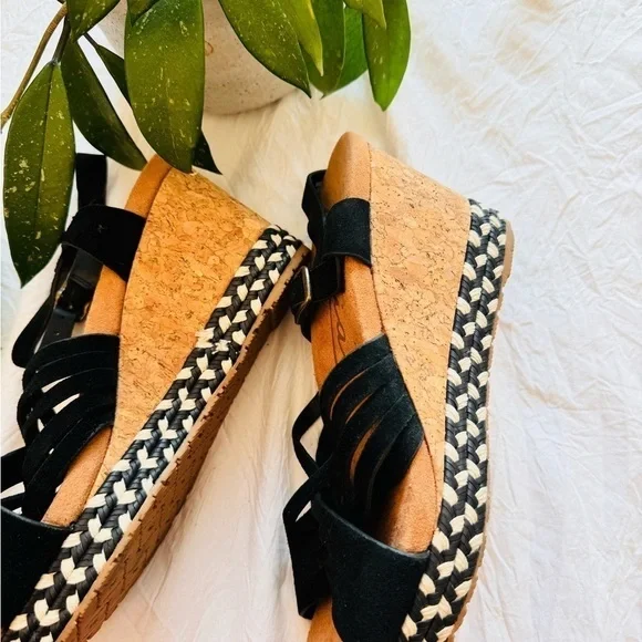 Really cute zodiac court platform - Picture 2 of 10